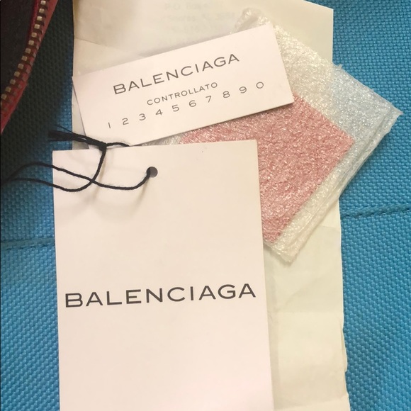 Balenciaga hot pink Handbag! Beautiful! Pink ❤️ - Picture 5 of 6